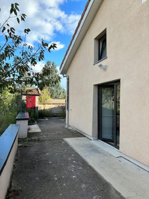 Balbigny Charmante Maison Renovee Centre-Ville מראה חיצוני תמונה